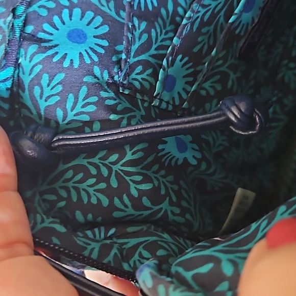 Vera Bradley blue flowered crossbody carryall - Picture 8 of 12